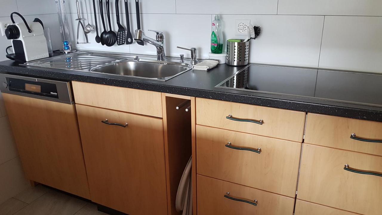 Traumhaftes Chalet Mit Seesicht Krattigen Bagian luar foto