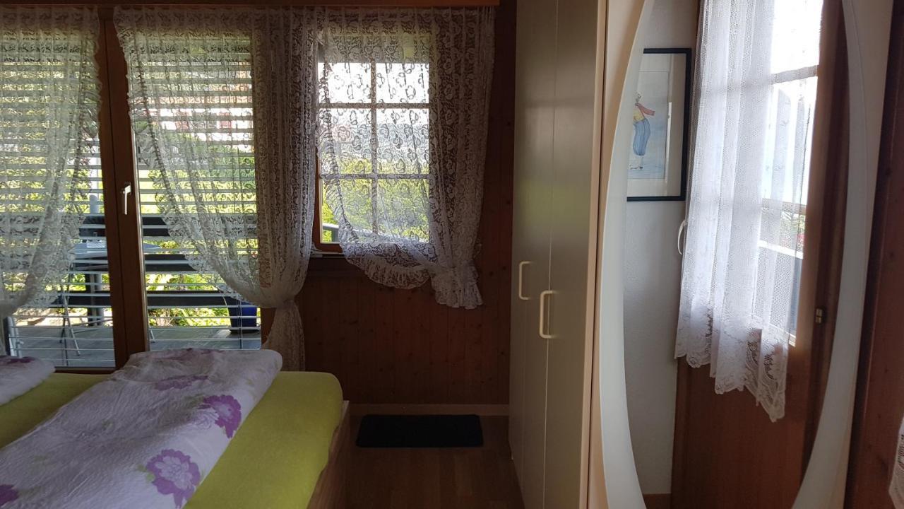 Traumhaftes Chalet Mit Seesicht Krattigen Bagian luar foto