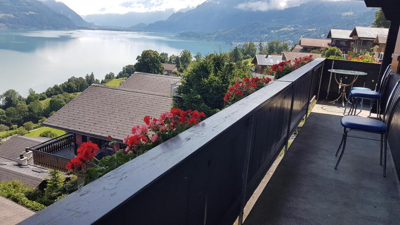 Traumhaftes Chalet Mit Seesicht Krattigen Bagian luar foto